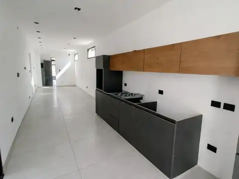 Depto Tipo Casa 6 ambientes con 2 baños