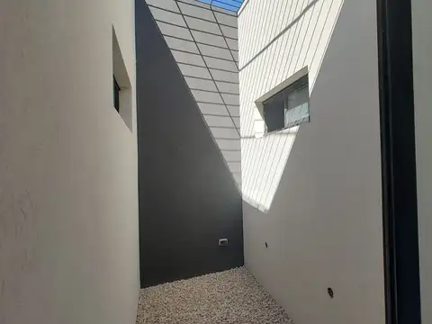 Depto Tipo Casa en Venta en Tolosa, USD 154.000
