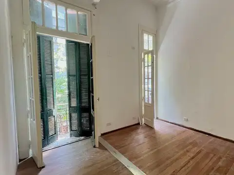 Roca y Santa fe - Oficina de 4 ambientes