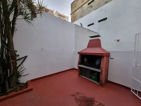 Casa en Alquiler con 1 cochera