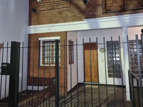 Hermoso triplex en alquiler, a pocas cuadras de la plaza Arenales