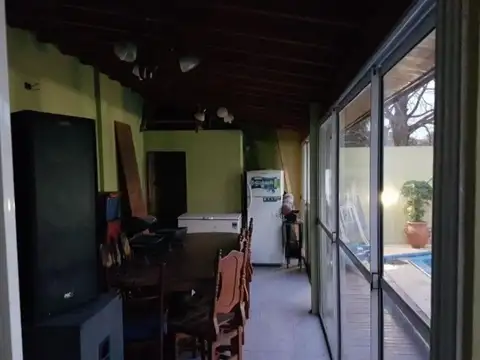 Casa en Venta con 3 cocheras