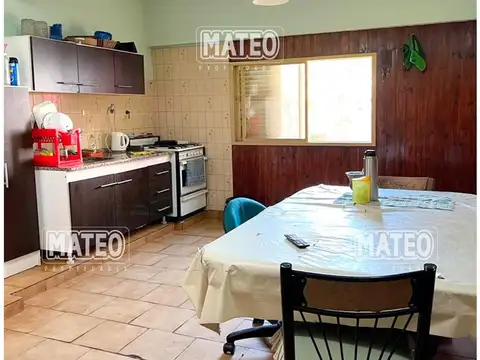 VIVIENDA CON LOCAL. UBICACIÓN ESTRATÉGICA PARA USO COMERCIAL