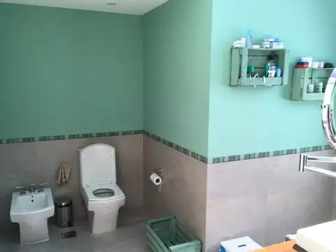 Casa en Venta con 4 cocheras