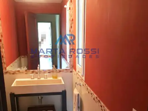 Casa 5 ambientes con 7 baños