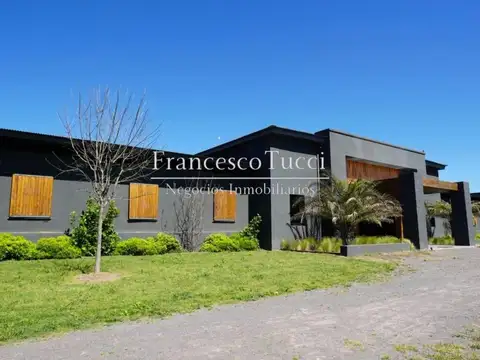 Caballeriza de categoría en venta Argentino Farm Club