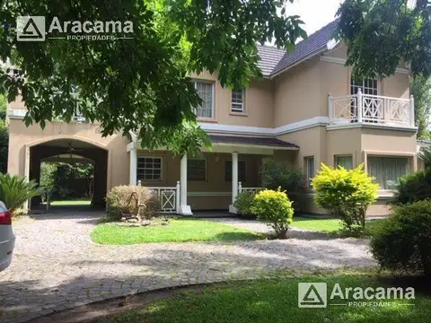 Casa 4 ambientes con 3 baños