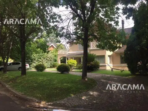 Casa en Venta en Solar Del Bosque, USD 270.000