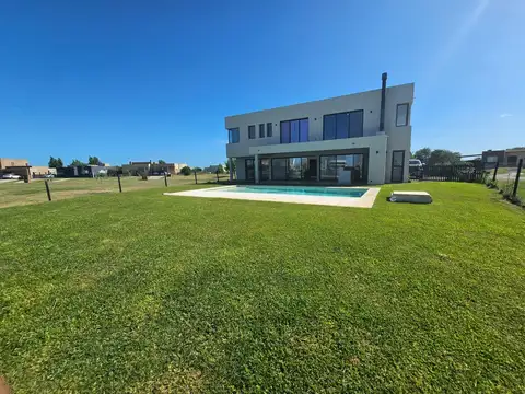 Casa en Venta en San Sebastián, USD 360.000