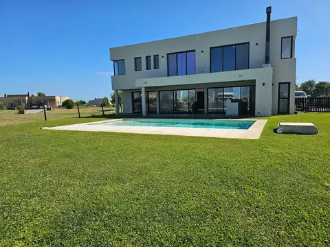 Casa Venta Barrio San Sebastián Escobar a la laguna