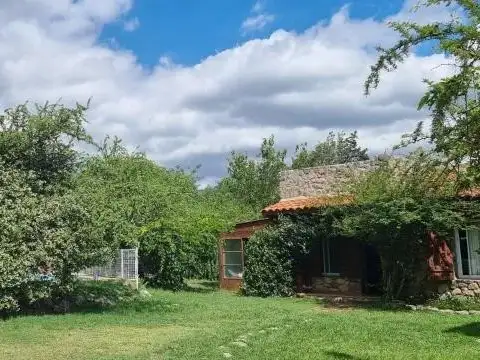 Propiedad multifamiliar en venta - 8 Dormitorios 2 Baños - Merlo