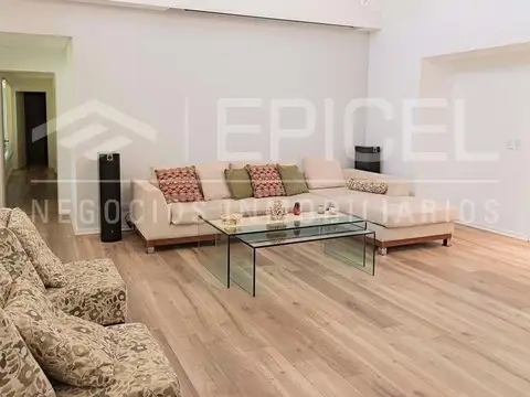 Casa a la venta en El Rocío Canning con piscina y doble lote