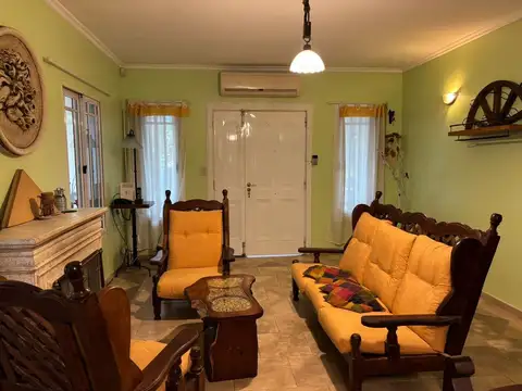 Casa 7 ambientes con 4 baños