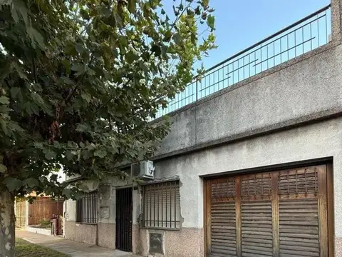 Casa en venta - 3 Dormitorios 1 Baño - Ramos Mejía