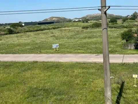 Campo de 3,7 hectáreas sobre Av. Circunvalación – Rosario