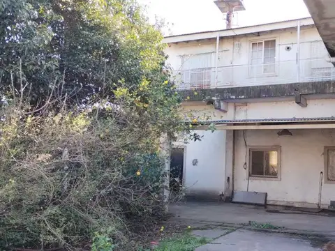 VENTA CASA 4 AMB Y TALLER APTO CREDITO