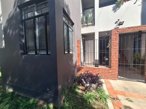 Quintana 2300, Piso PB