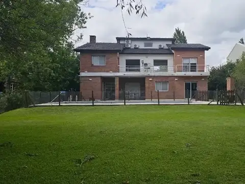 VENTA CASA 5 AMB 2 PISOS C/ PISCINA COUNTRY CUBE 