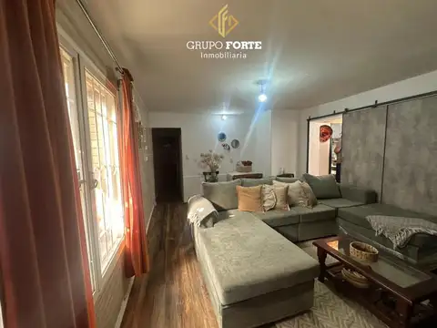 Casa 4 ambientes con 2 baños