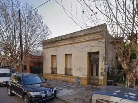 VENTA CASA A RECICLAR EN SANTOS LUGARES 