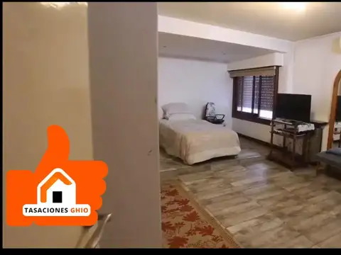 Casa Quinta en Venta en Luis Guillón | Amplio Lote 22 x 70 con Pileta y Quincho