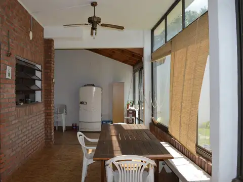 Muy linda  propiedad en Bolugne. Apta crédito