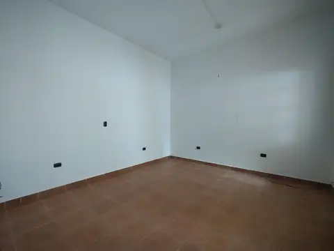 Dpto de pasillo. Centro, 1 dormitorio, Patio