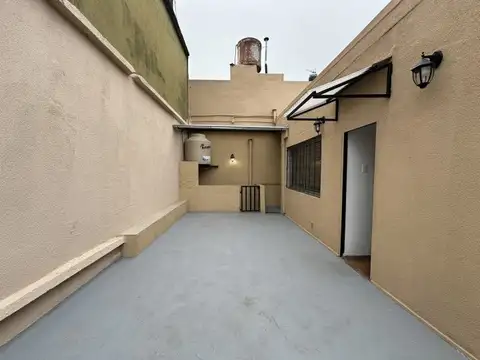 Depto Tipo Casa 2 ambientes con 1 baño