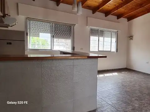 Depto Tipo Casa en Alquiler de 2 dormitorios