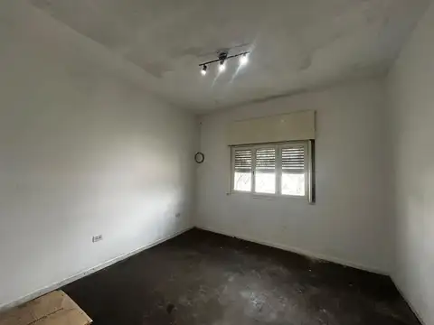 Depto Tipo Casa en Venta en Valentín Alsina, USD 35.000