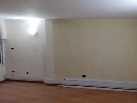 Oficina 6 ambientes con 3 baños