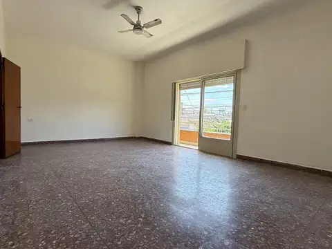 Depto Tipo Casa en Alquiler de 3 ambientes