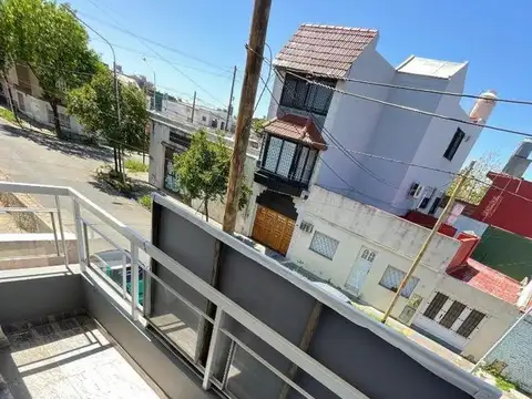 MONOAMBIENTE CON BALCON EN VENTA! 1°B