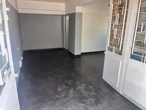 VENTA: local en Barrio Parque Independencia