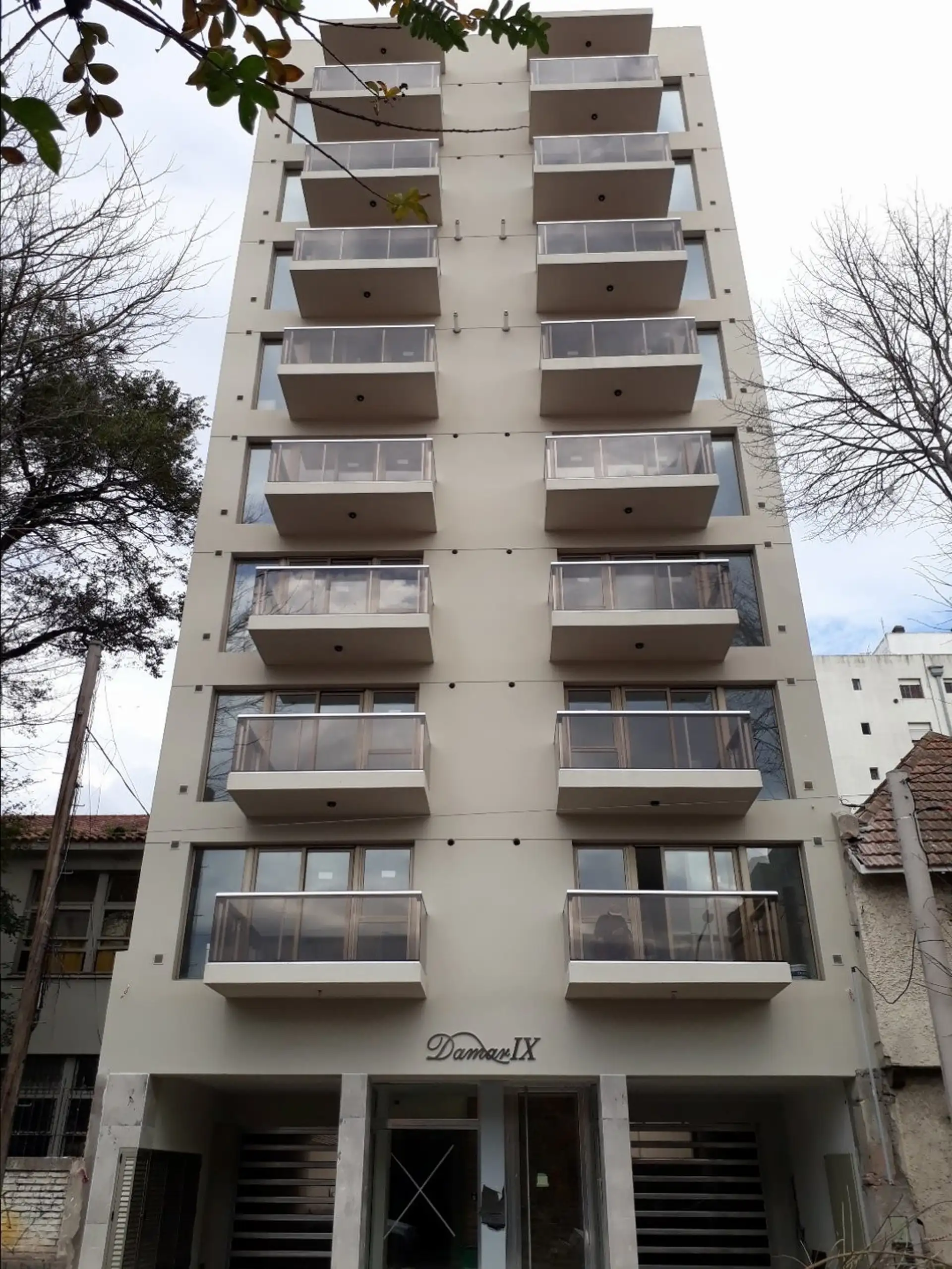 Semipiso de 2 amb con cochera. DAMAR IX