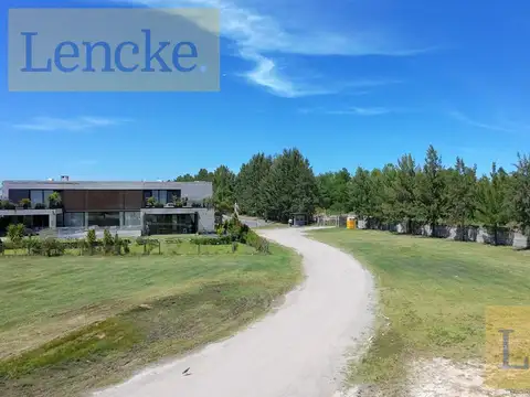 Albanueva, el menor precio de venta, lote de buena superficie, posibilidad de amarra