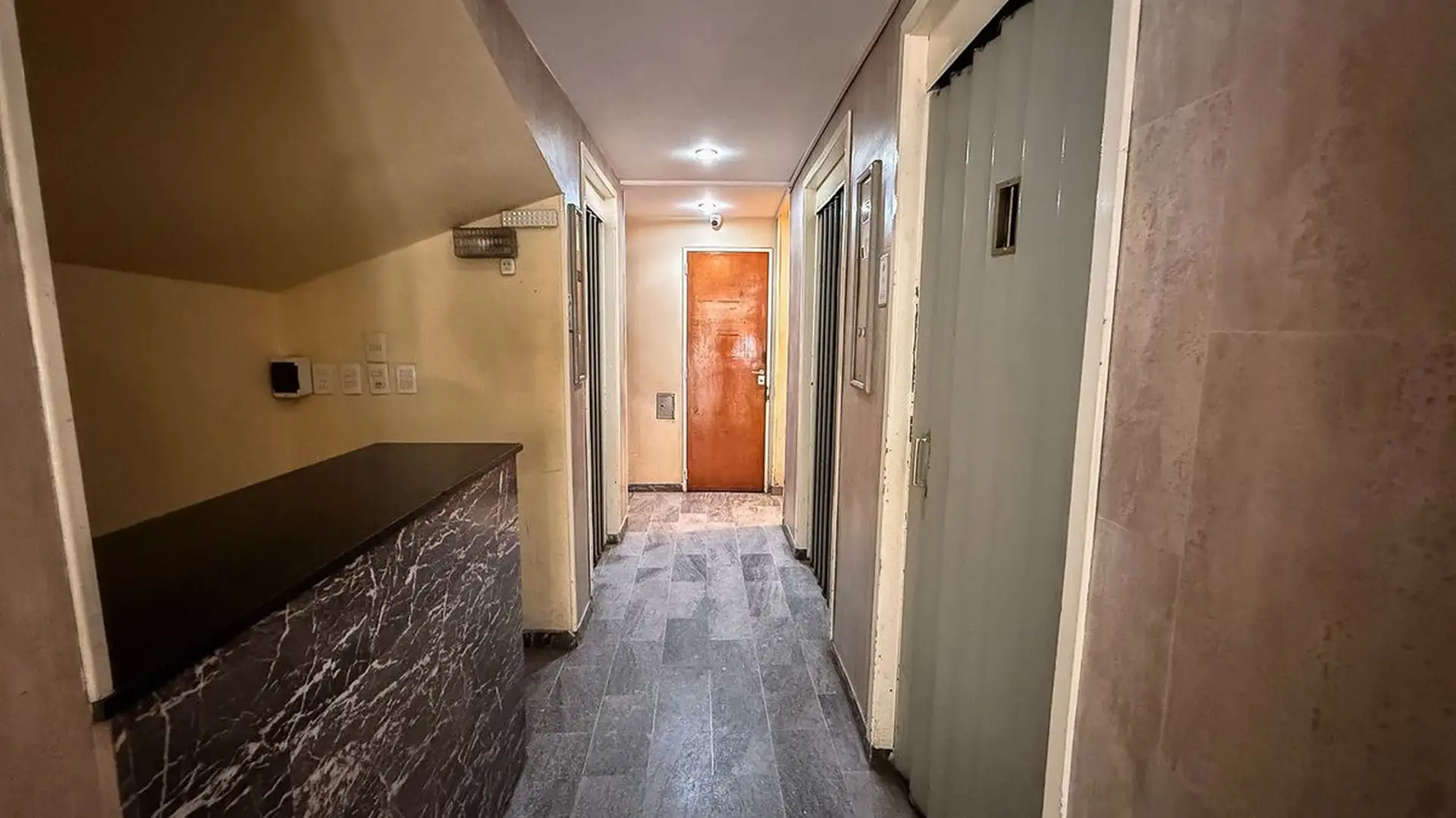 VENTA 2 AMB CON COCHERA ZONA ALDREY