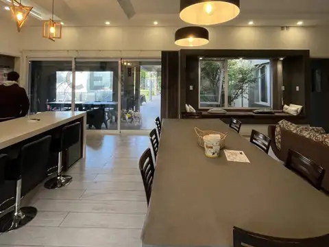 Casa 6 ambientes con 3 baños