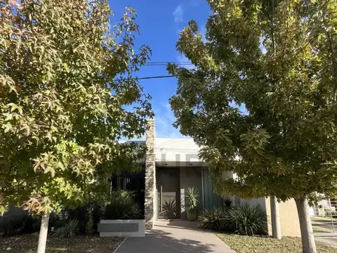 Las Acacias 2000, Piso 0