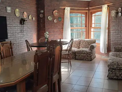 Casa 5 ambientes con 3 baños