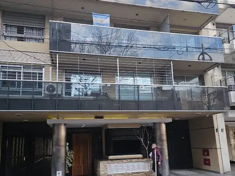 HERMOSO 2 AMBIENTES AL FRENTE CON BALCON