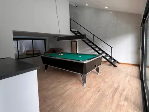 Casa en alquiler - 3 Dormitorios 2 Baños - La Plata