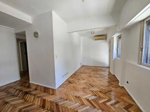 Alquiler 2 ambientes con balcón