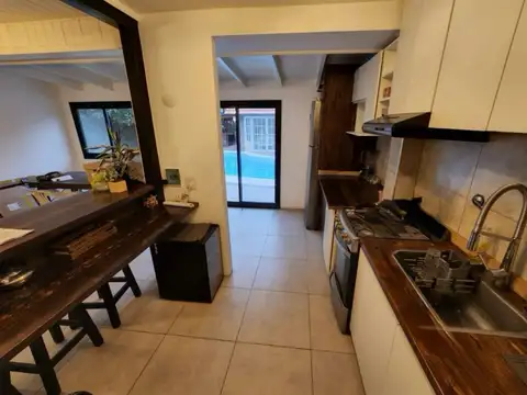 Casa 5 ambientes con 2 baños