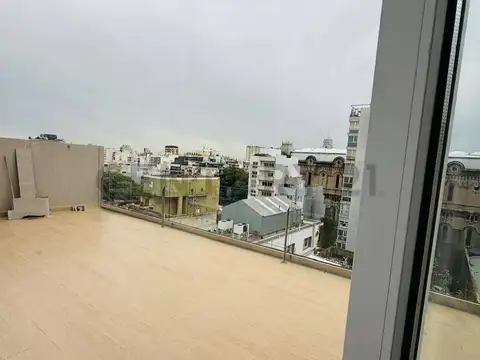 Tres ambientes con increíble balcón terraza