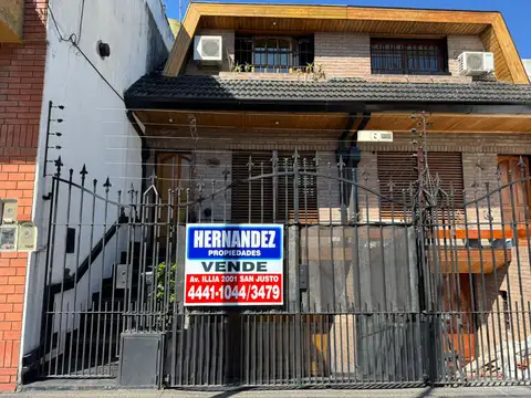EXCELENTE DUPLEX 3 AMBIENTES CON COCHERA Y PATIO   EN VENTA   SAN JUSTO CENTRO