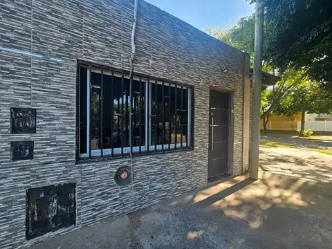 VENTA. Casa de dos o tres dormitorios en barrio Belgrano de Rosario.