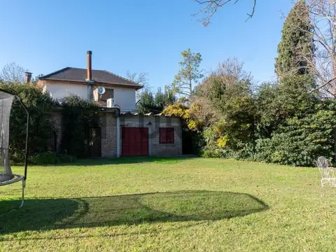 LOTE CON CONSTRUCCION EN VENTA EN VILLA ELISA