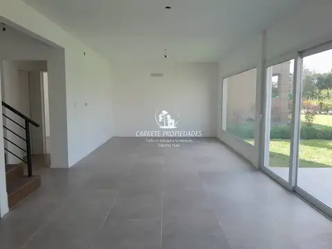 Casa 5 ambientes con 3 baños