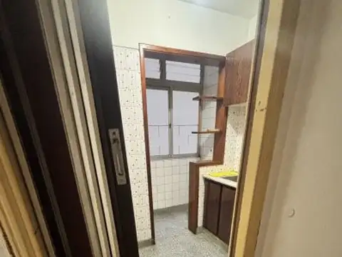 Flores Norte- 3 amb. S/ Avda . Bajas expensas